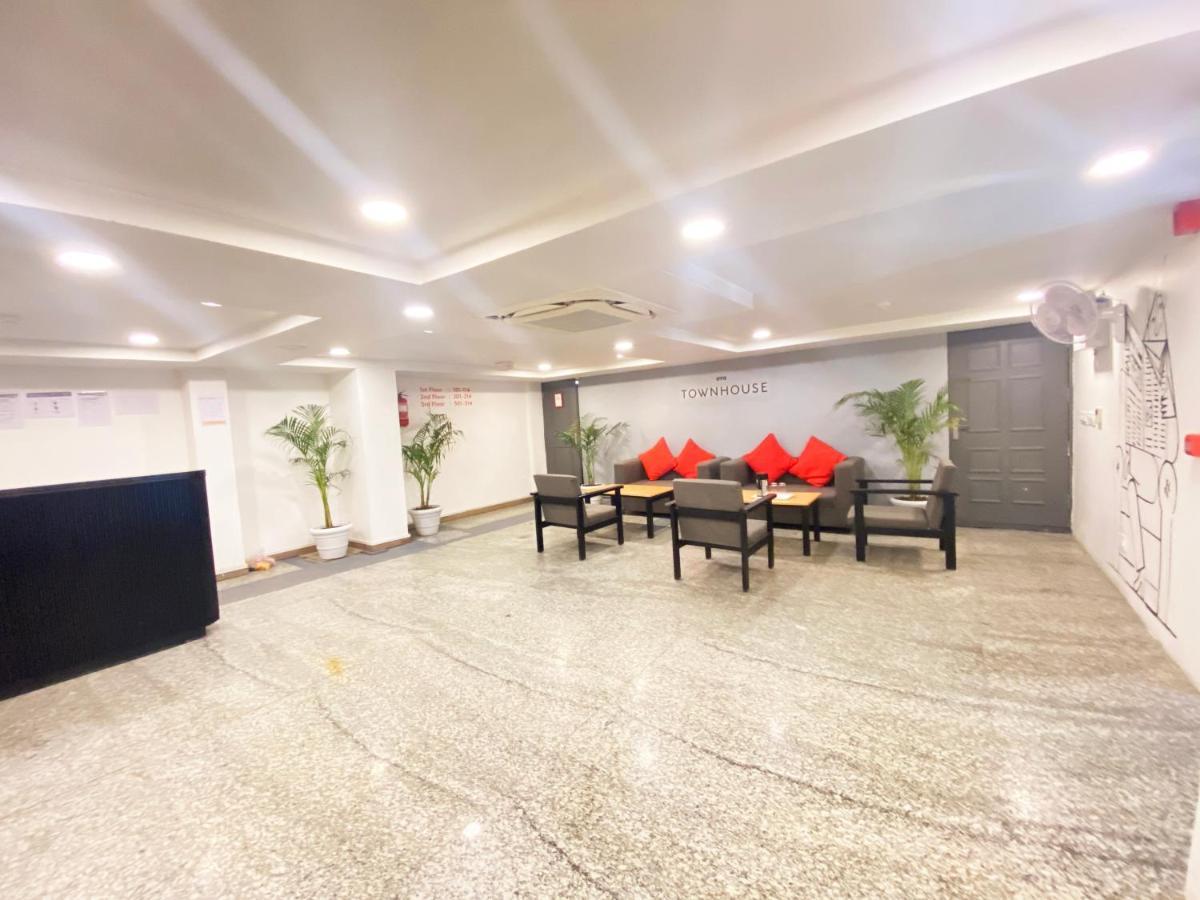 Hotel Golden Saffron By Qotel-Punjabi Bagh Nova Deli Exterior foto