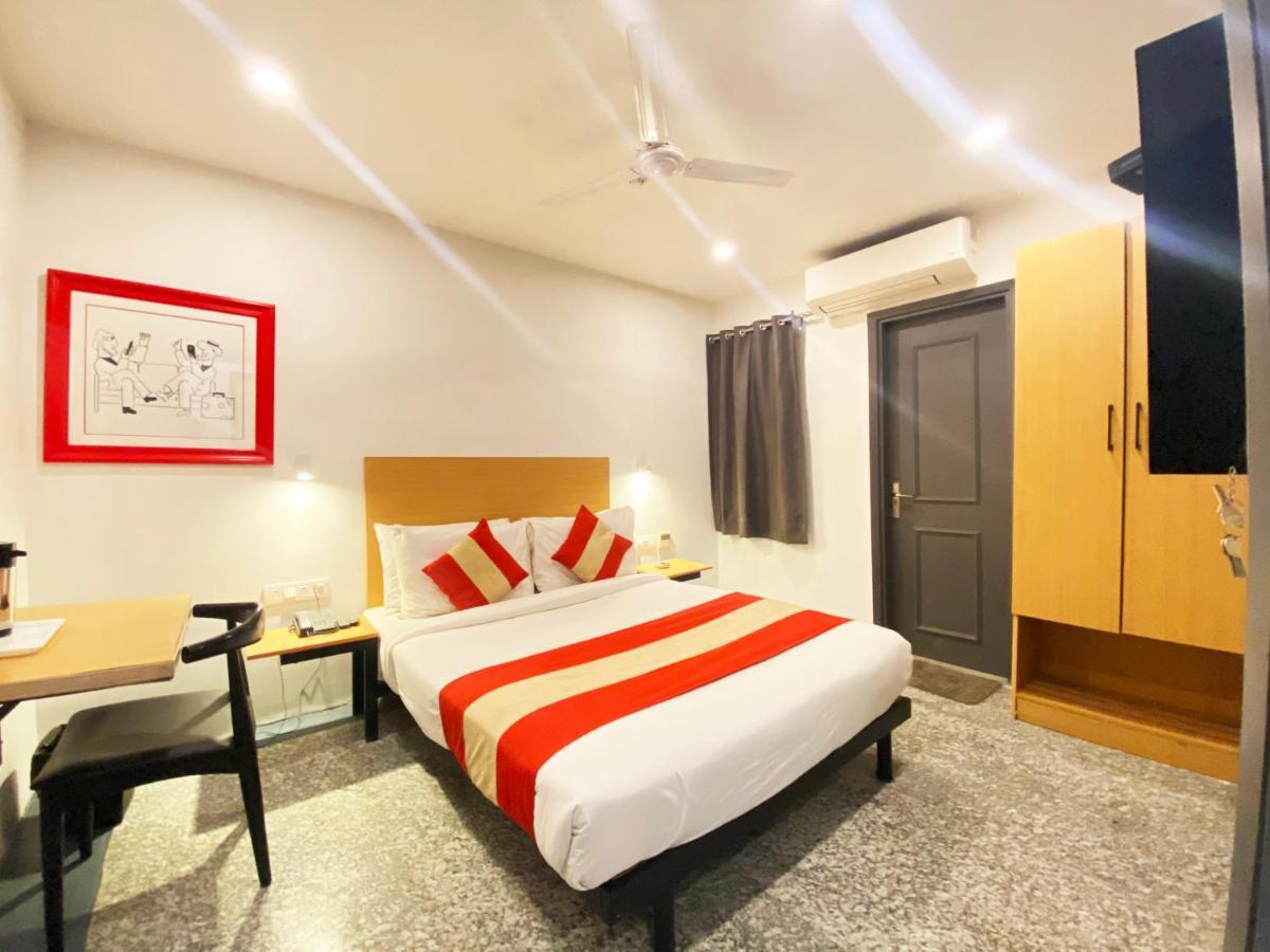Hotel Golden Saffron By Qotel-Punjabi Bagh Nova Deli Exterior foto