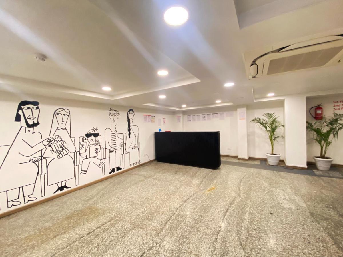 Hotel Golden Saffron By Qotel-Punjabi Bagh Nova Deli Exterior foto