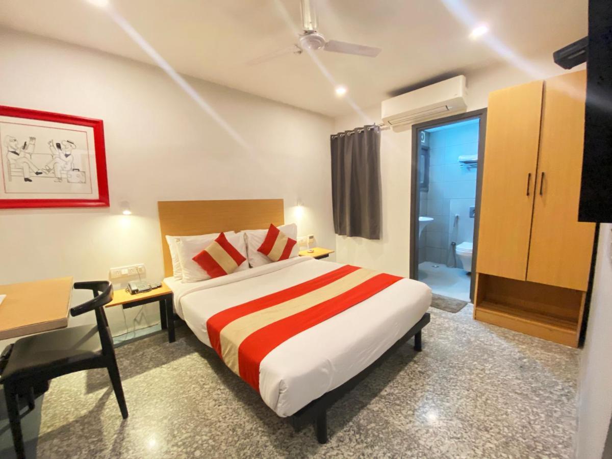 Hotel Golden Saffron By Qotel-Punjabi Bagh Nova Deli Exterior foto