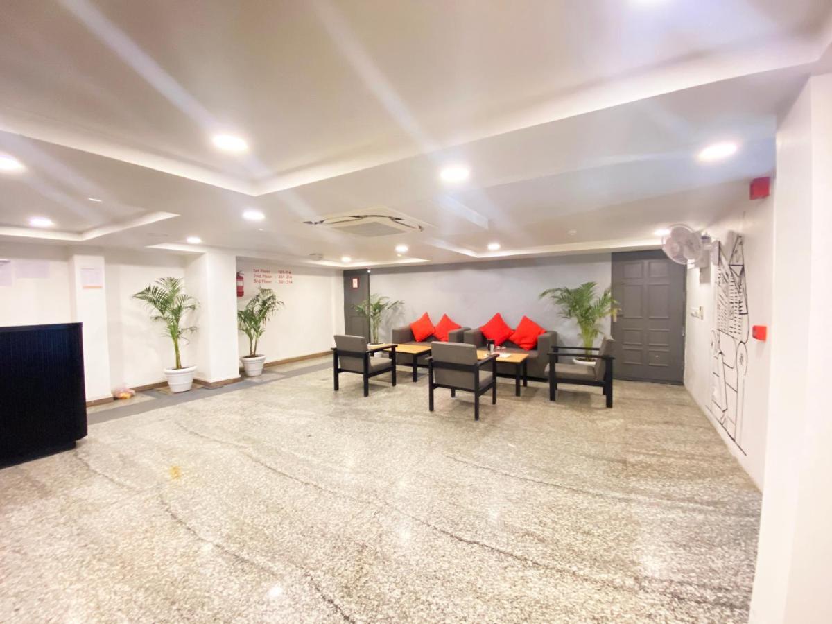 Hotel Golden Saffron By Qotel-Punjabi Bagh Nova Deli Exterior foto
