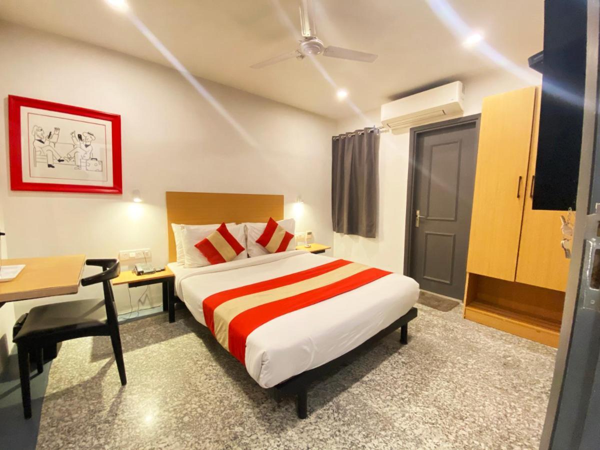 Hotel Golden Saffron By Qotel-Punjabi Bagh Nova Deli Exterior foto