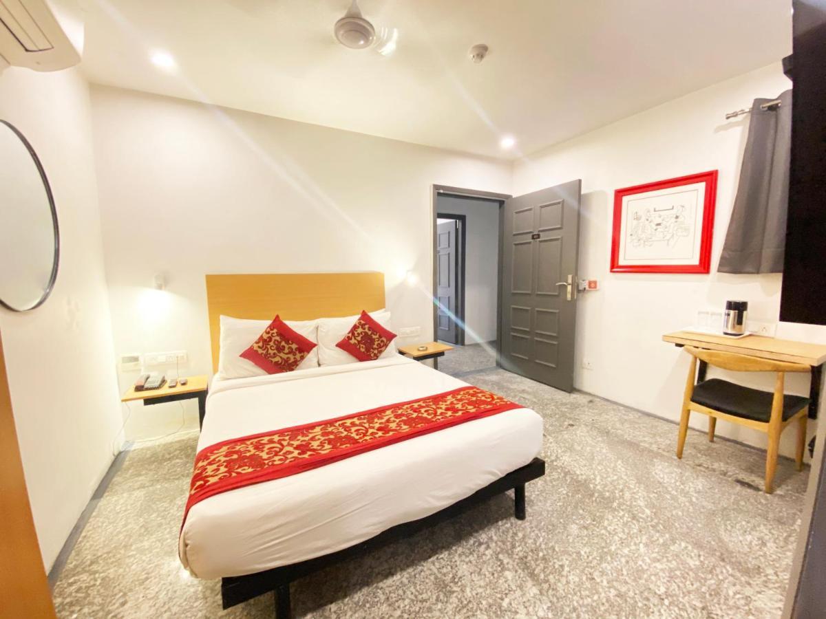 Hotel Golden Saffron By Qotel-Punjabi Bagh Nova Deli Exterior foto