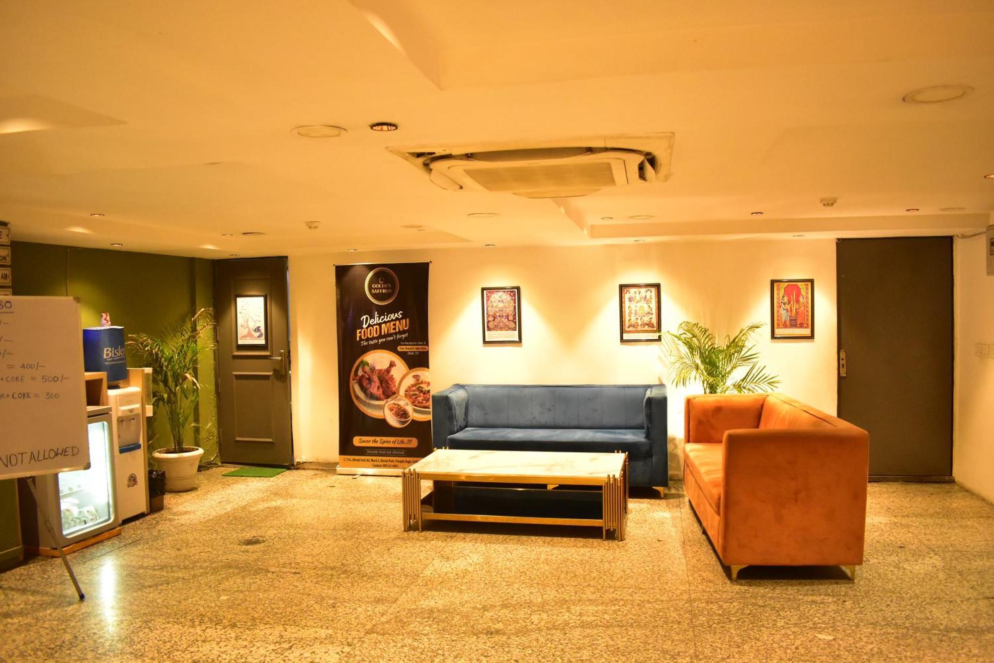 Hotel Golden Saffron By Qotel-Punjabi Bagh Nova Deli Exterior foto