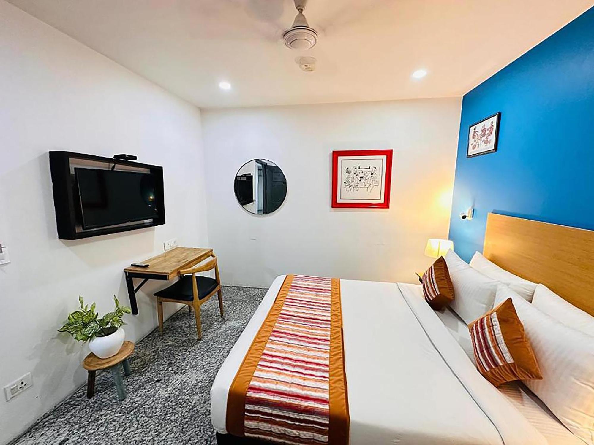 Hotel Golden Saffron By Qotel-Punjabi Bagh Nova Deli Exterior foto