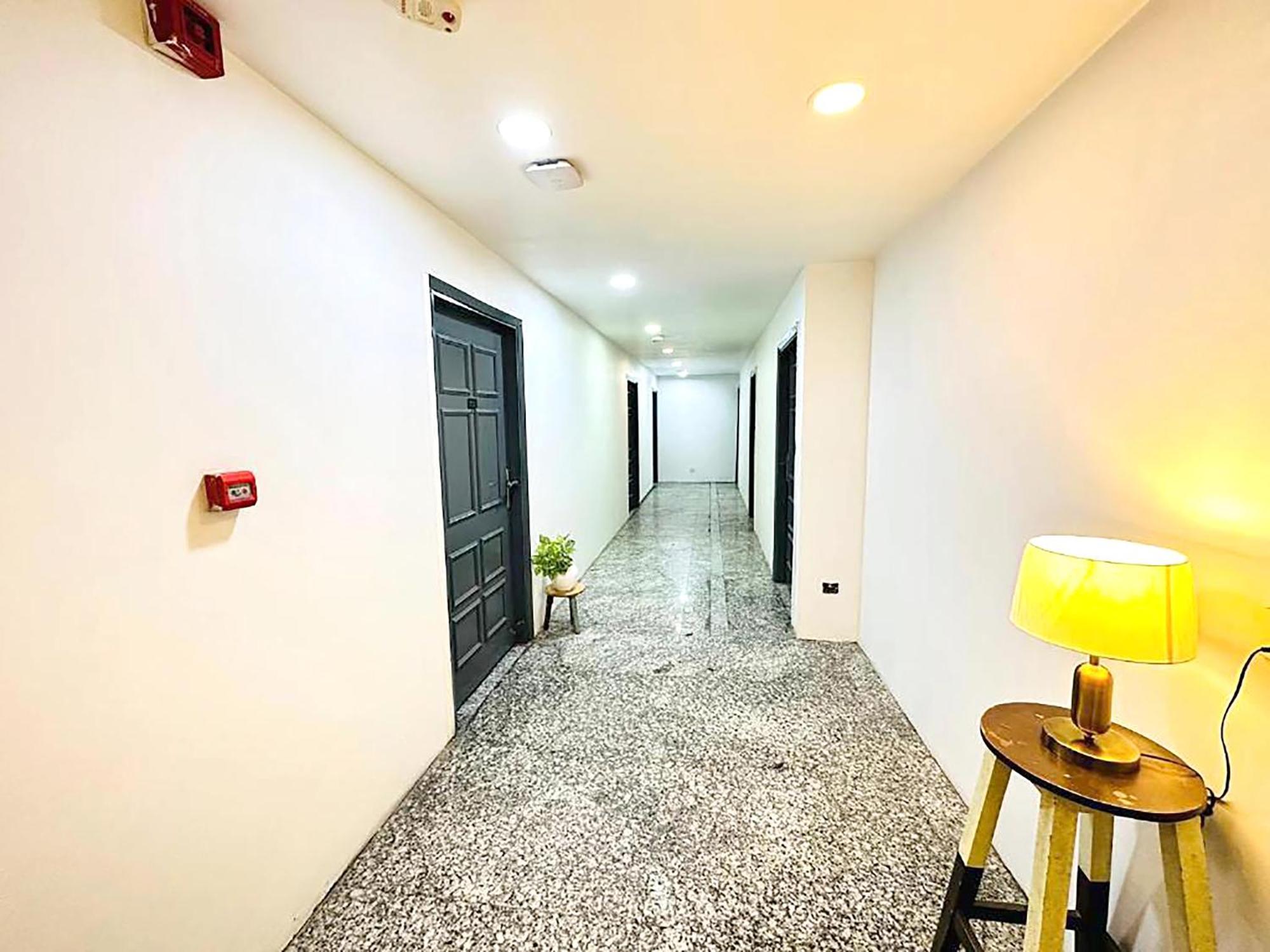 Hotel Golden Saffron By Qotel-Punjabi Bagh Nova Deli Exterior foto